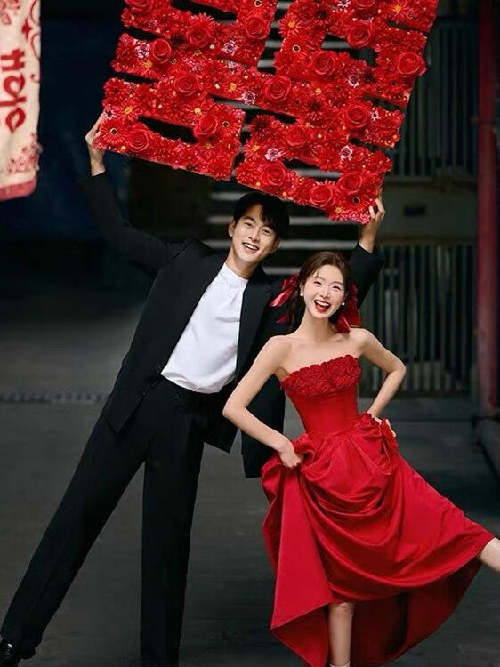 2025 New Red Bridesmaid Street - đánh giá và giá Photography Outfits